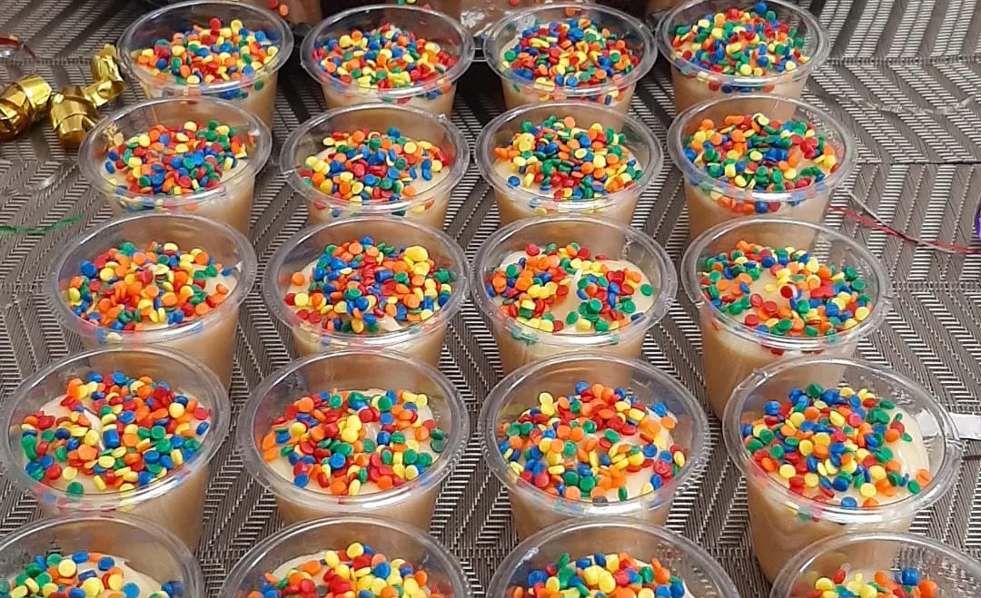 Brigadeiro Branco com Confeitos Coloridos